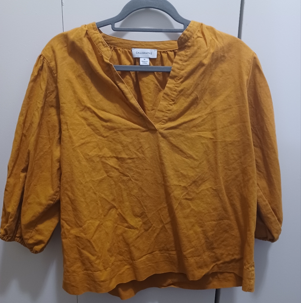Caligraphie puffy sleeve brown shirt size medium